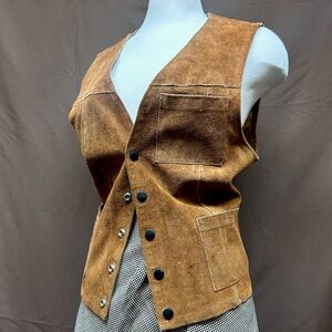 1970s Suede vest button front